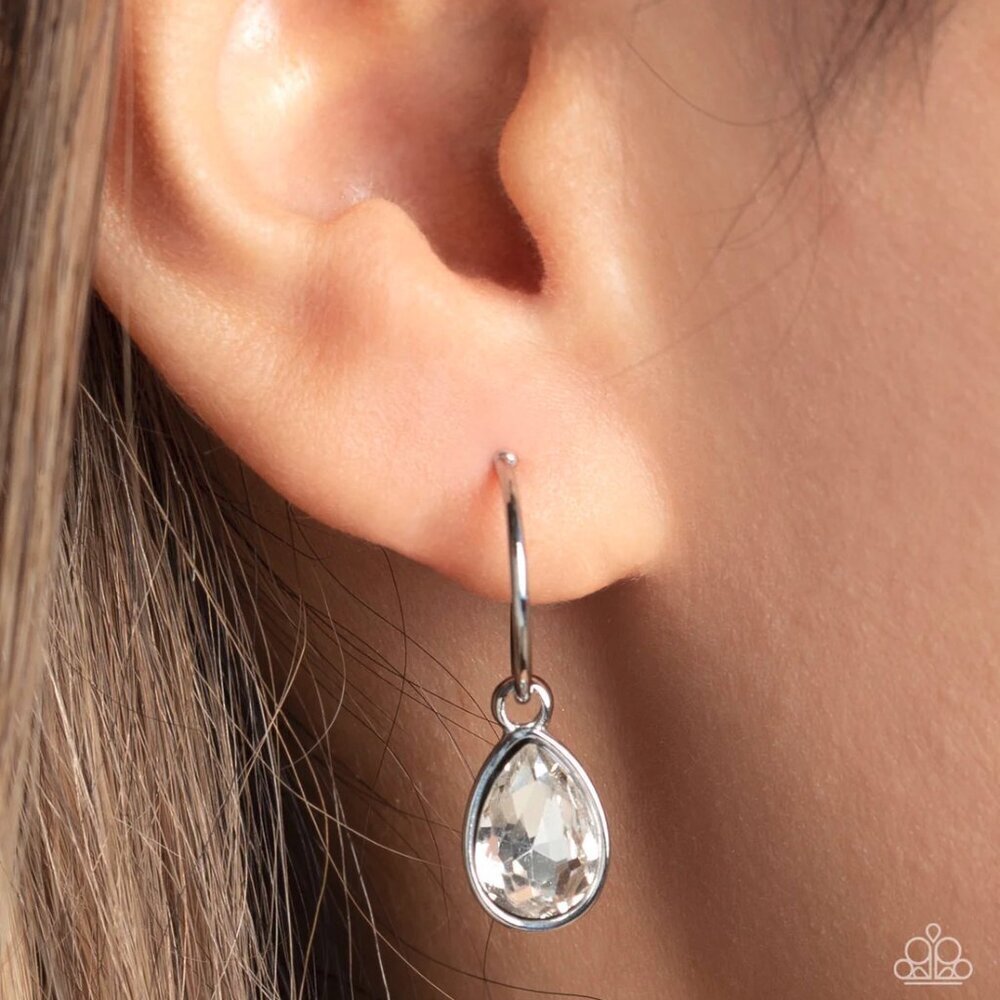 Paparazzi Jewelry Accessories - Teardrop Tassel - White Earrings - Vintage